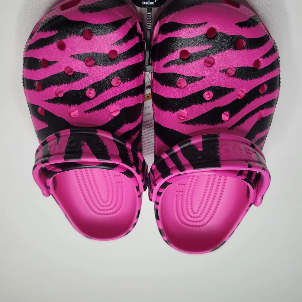 Crocs Clog Size J1 Classic Graphic New Sandals - Picture 8 of 8